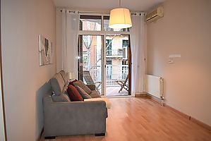 Vivienda exterior de 3 habitaciones + balcón exterior (apto para mesa y sillas)