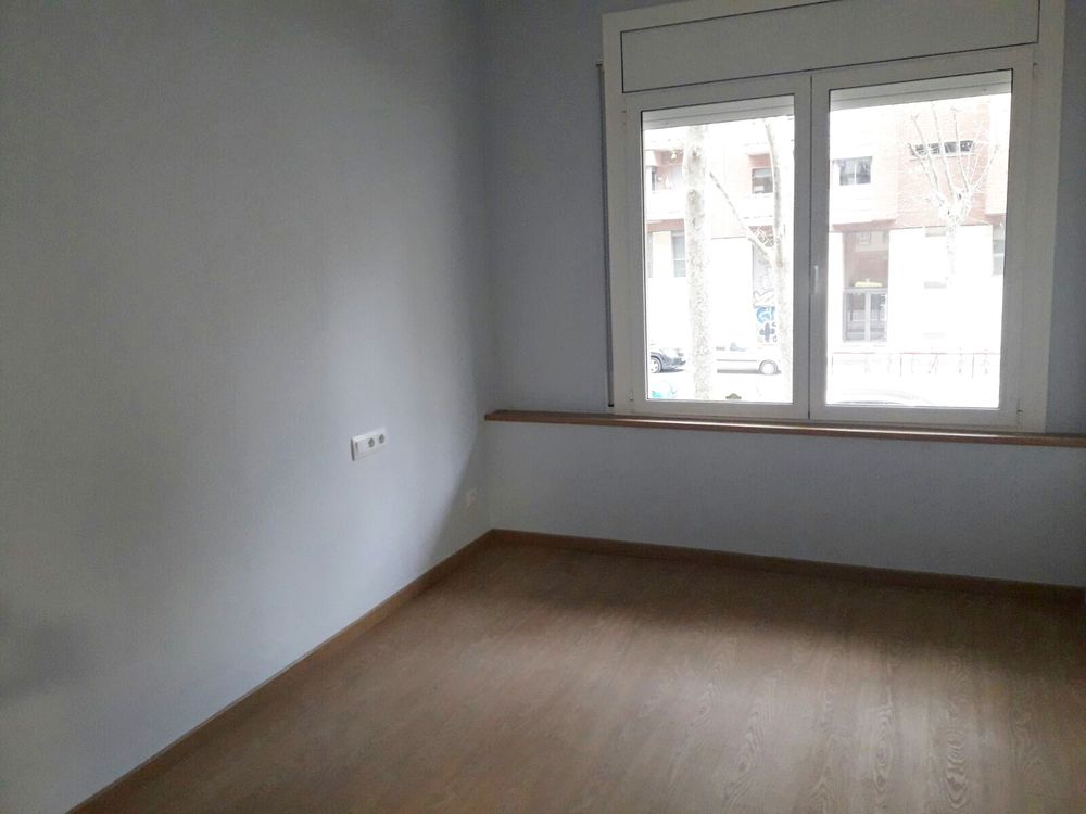 For rent apartment in Pujades street