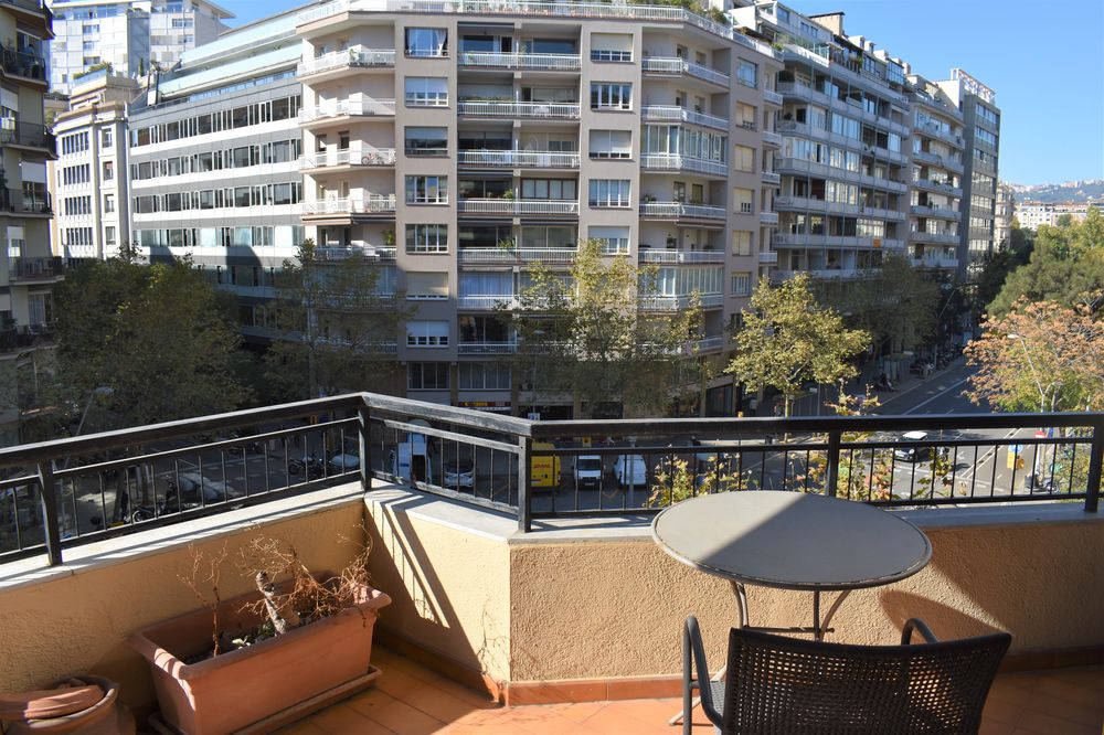 Lloguer de temporada: Pis amb Gran terrassa amb vistes a Francesc Macià