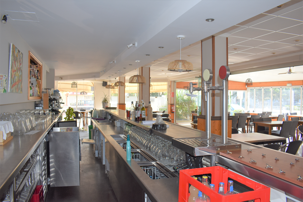 Very bright restaurant for sale on the Costa Dorada