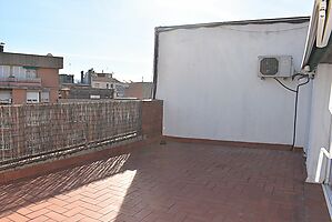 ¡Fantástico sobreático con amplia terraza en alquiler!