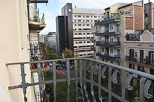 Lloguer temporal (2 habitacions + balcó exterior)