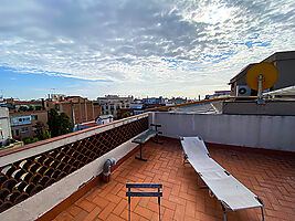 Piso-local planta baja en venta con gran terraza comunitaria!