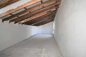 Diaphanous attic to reform in Via Laietana (without identity card) with direct access to terrace