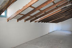 Diaphanous attic to reform in Via Laietana (without identity card) with direct access to terrace