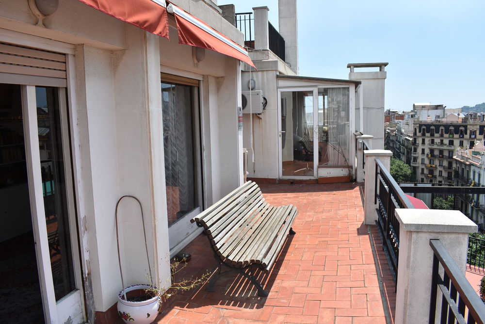 Gran sobreático de la calle Aribau en venta