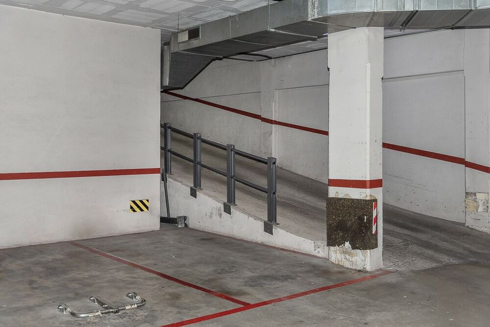 GRAN PISO SENYORIAL AMB CUINA NOVA Y BANYS NOUS. FINCA CONSTRUIDA EL 2003