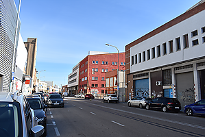 Nava de 4 plantes + terrassa solàrium amb moltes opcions!