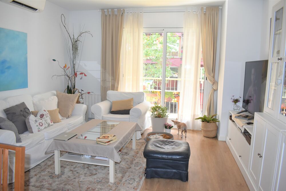 For rent fantastic refurbished flat with good materials and furnished.