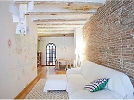 Pis amb molt d'encant al Raval tocant Ronda Sant Pau