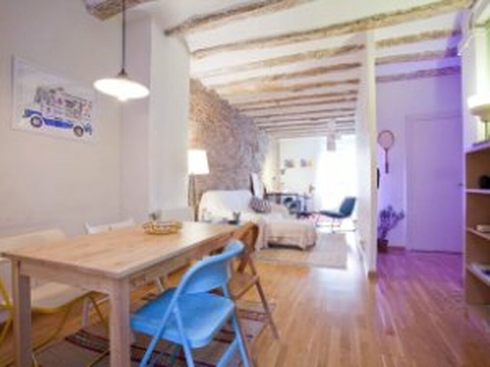 Pis amb molt d'encant al Raval tocant Ronda Sant Pau