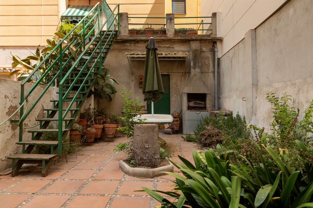 Chalet adosado de dos plantas para reformar al gusto en el barrio de Sant Andreu