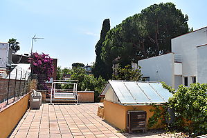 En venta casa con jardín y gran terraza en Bonanova