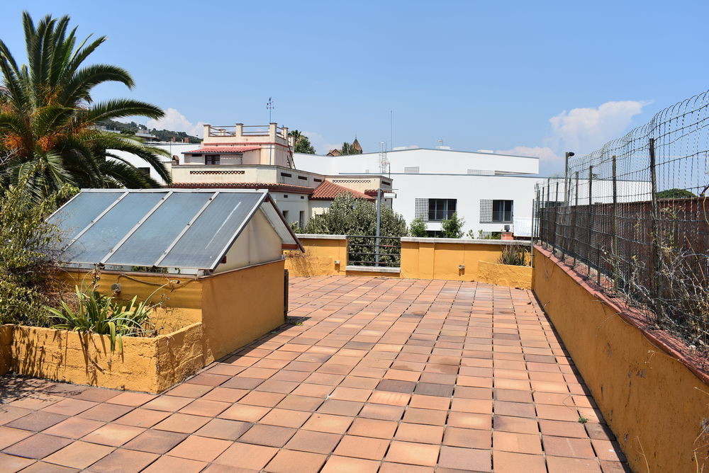 En venda casa amb jardí i gran terrassa solarium a Bonanova