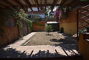 En venta casa con jardín y gran terraza en Bonanova