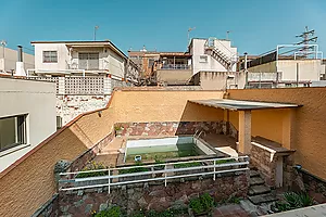 Exclusiva casa con jardín, piscina y solárium en el corazón de Sant Quirze