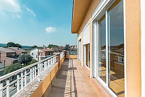 Exclusiva casa con jardín, piscina y solárium en el corazón de Sant Quirze