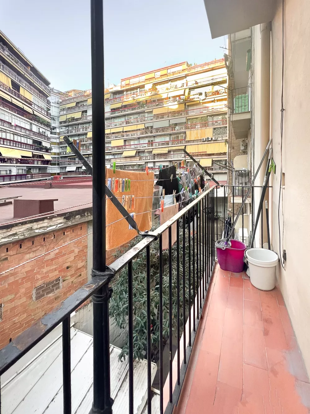 Flat for sale in La Nova Esquerra, rented until 27 December 2024