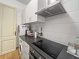 Flat for sale in La Nova Esquerra, rented until 27 December 2024