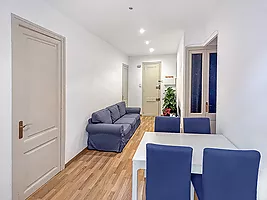 Flat for sale in La Nova Esquerra, rented until 27 December 2024