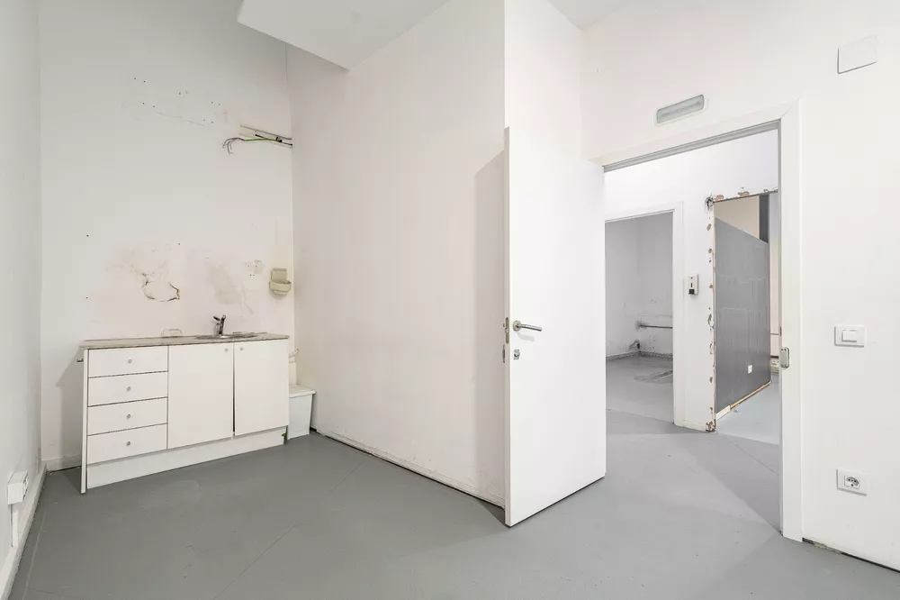 233 m² Commercial Premises in a Prime Location – For Sale or Rent