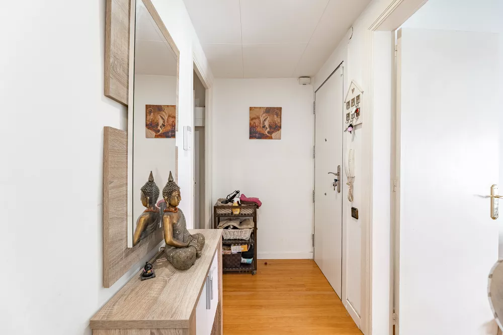 Piso reformado hace 2 años, con 3 habitaciones y gran terraza
