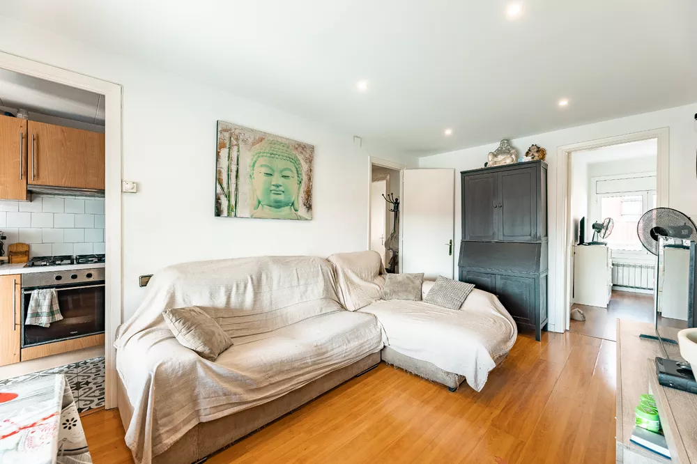 Piso reformado hace 2 años, con 3 habitaciones y gran terraza