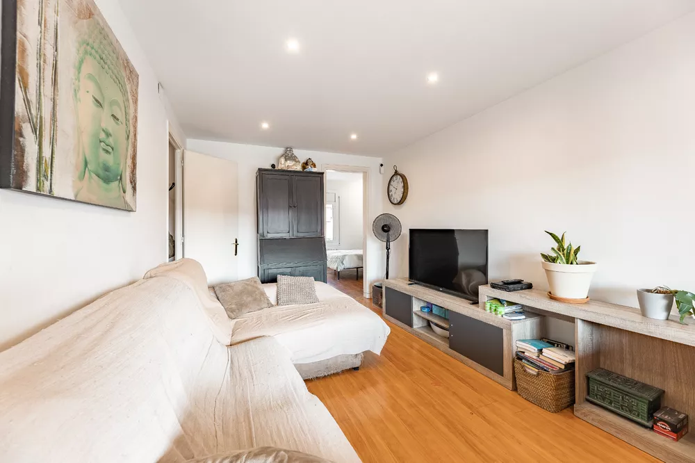 Piso reformado hace 2 años, con 3 habitaciones y gran terraza