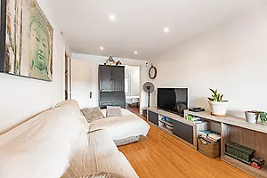 Piso reformado hace 2 años, con 3 habitaciones y gran terraza