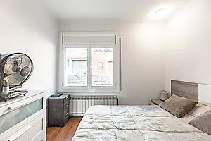 Piso reformado hace 2 años, con 3 habitaciones y gran terraza