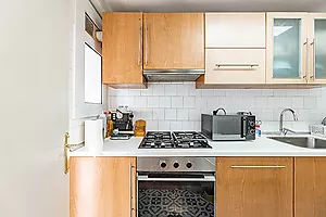 Piso reformado hace 2 años, con 3 habitaciones y gran terraza