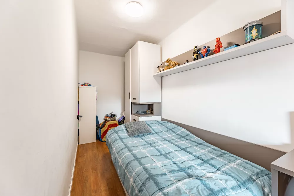 Piso reformado hace 2 años, con 3 habitaciones y gran terraza
