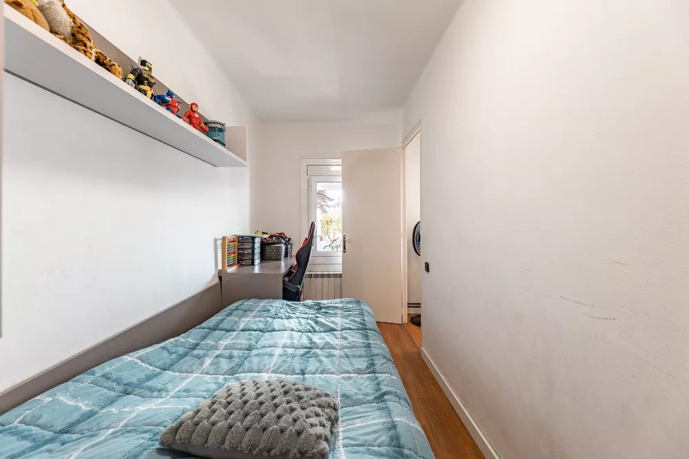 Piso reformado hace 2 años, con 3 habitaciones y gran terraza