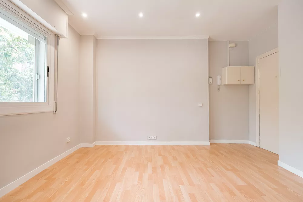 Bright 3-Bedroom Apartment on Meridiana Avenue, in Navas District