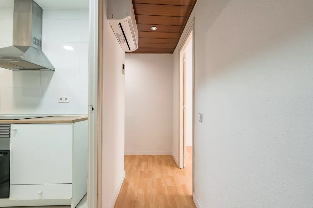 Bright 3-Bedroom Apartment on Meridiana Avenue, in Navas District