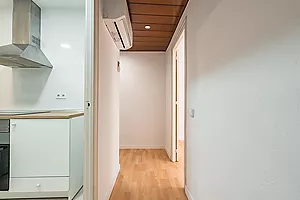 Bright 3-Bedroom Apartment on Meridiana Avenue, in Navas District