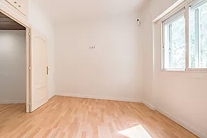 Bright 3-Bedroom Apartment on Meridiana Avenue, in Navas District