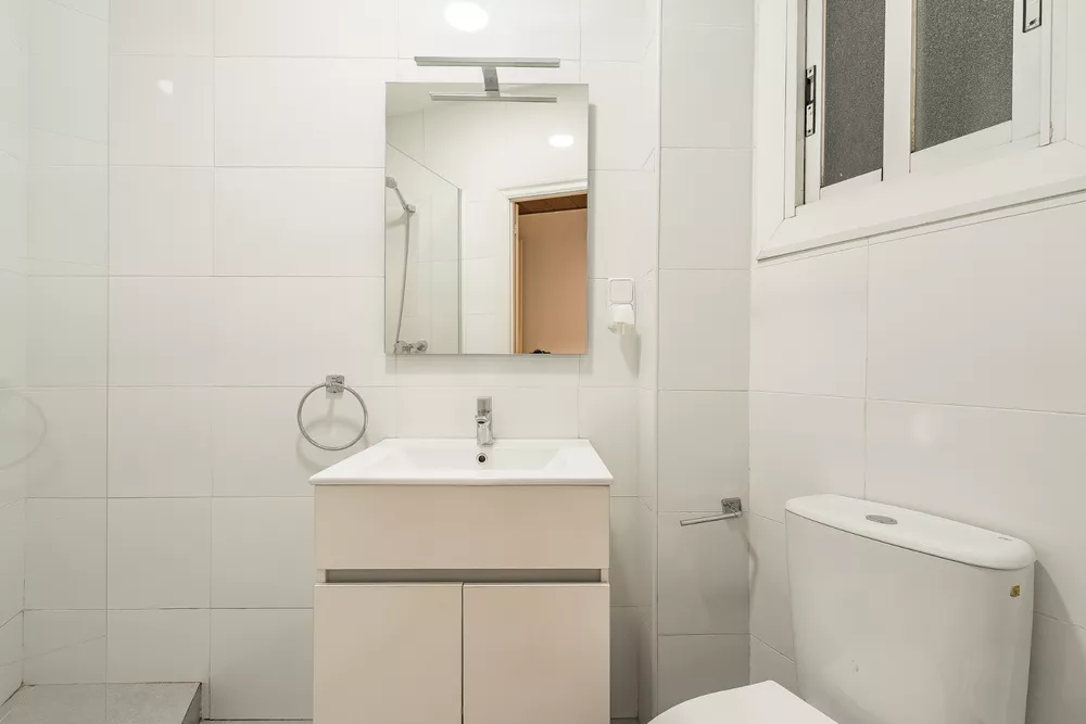 Bright 3-Bedroom Apartment on Meridiana Avenue, in Navas District