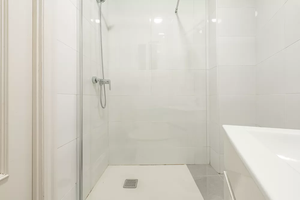 Bright 3-Bedroom Apartment on Meridiana Avenue, in Navas District