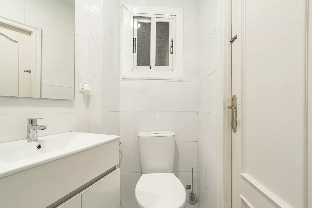 Bright 3-Bedroom Apartment on Meridiana Avenue, in Navas District