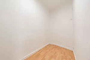 Bright 3-Bedroom Apartment on Meridiana Avenue, in Navas District