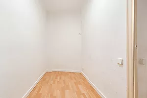 Bright 3-Bedroom Apartment on Meridiana Avenue, in Navas District