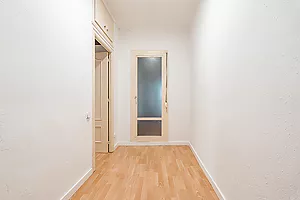 Bright 3-Bedroom Apartment on Meridiana Avenue, in Navas District
