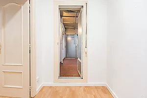 Bright 3-Bedroom Apartment on Meridiana Avenue, in Navas District