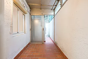 Bright 3-Bedroom Apartment on Meridiana Avenue, in Navas District