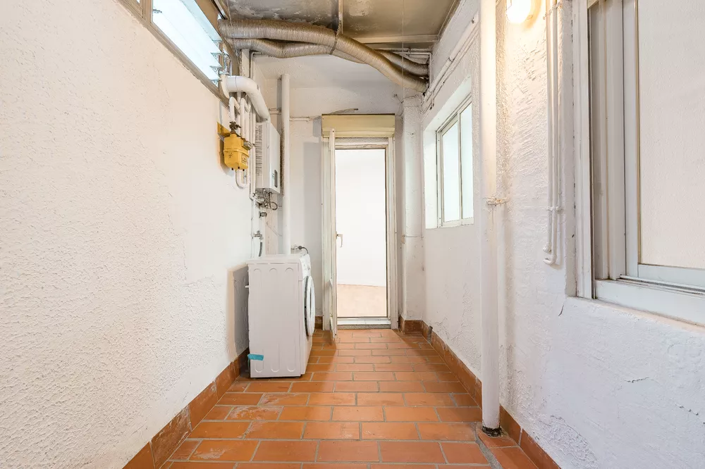 Bright 3-Bedroom Apartment on Meridiana Avenue, in Navas District