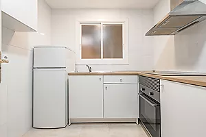 Bright 3-Bedroom Apartment on Meridiana Avenue, in Navas District
