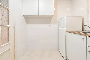 Bright 3-Bedroom Apartment on Meridiana Avenue, in Navas District