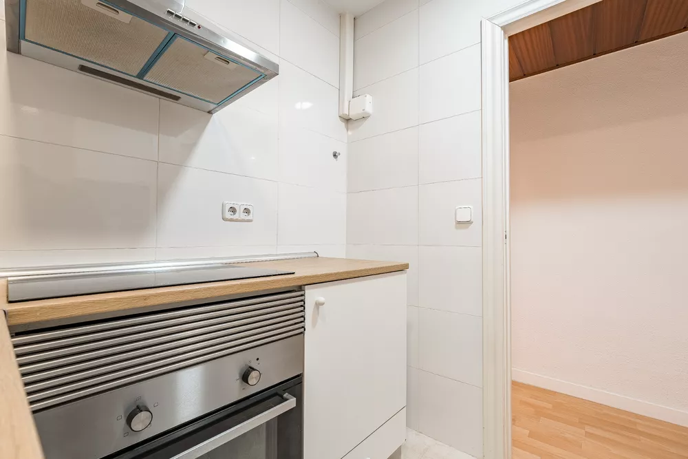 Bright 3-Bedroom Apartment on Meridiana Avenue, in Navas District