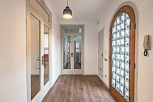 Casa unifamiliar independent de 249 m² amb jardí privat i garatge a Sant Gervasi – La Bonanova